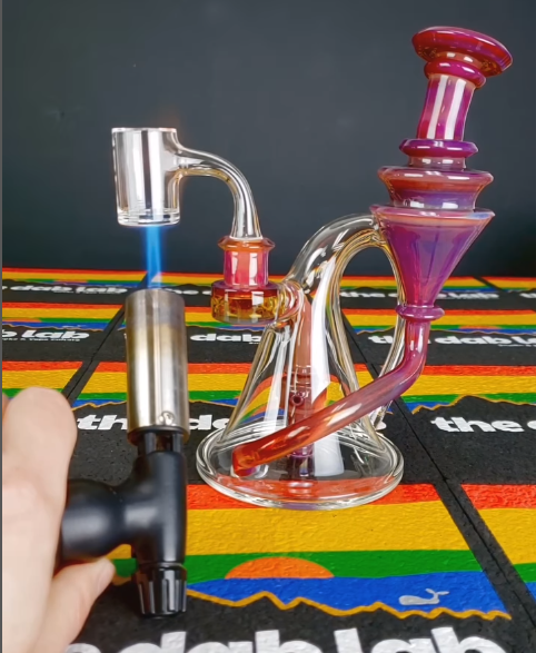 The Best Ways to Dab Without a Rig – Stache